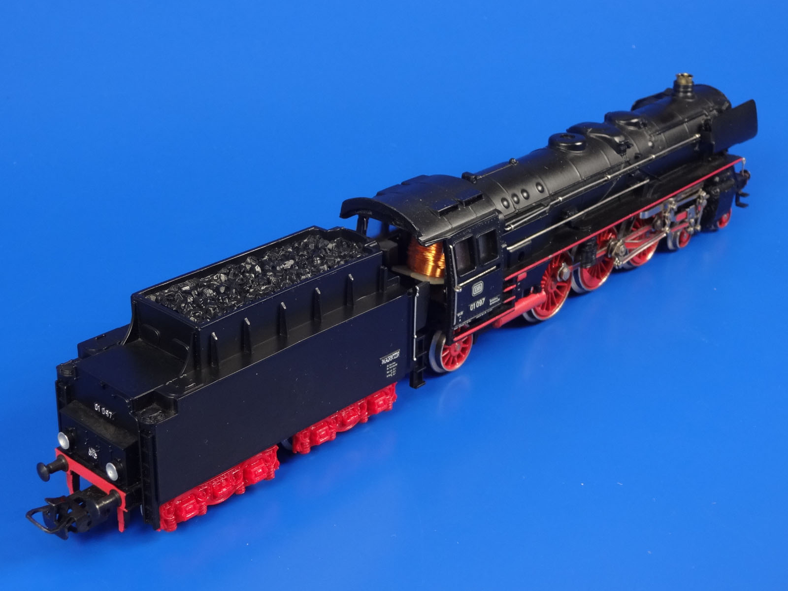 HO. Marklin Locomotive à vapeur vive type 231 avec son tender de la DB 01 097 réf 3048, - Modélisme
